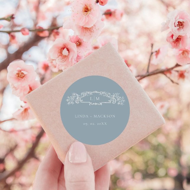 Sticker Rond Mariage monogramme de la crête botanique bleu Dust (Créateur téléchargé)