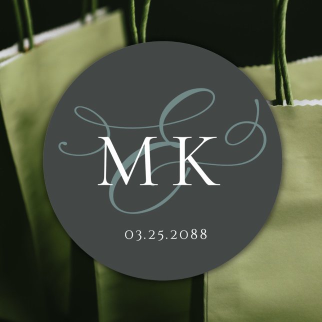 Sticker Rond Mariage Monogramme simple et gris foncé (Simple Dark Sage Green Ampersand Monogram Wedding Classic Round Sticker)