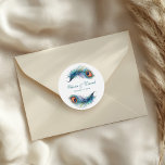 Sticker Rond Mariage Peacock turquoise<br><div class="desc">Ajoutez une touche de charme royal à vos fêtes de mariage et décorations avec notre "Sticker Turquoise Peacock Feather Mariage Classic Round". Ces élégants autocollants présentent la beauté fascinante des plumes turquoises de paon, exubérant sophistication et séduction. Utilisez ces autocollants pour sceller des enveloppes, décorer des ballotins ou embellir la...</div>