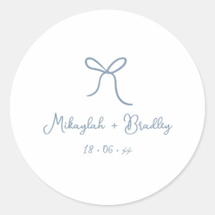 Sticker Rond Mariage personnalisé Dusty Blue Whimsical Bow