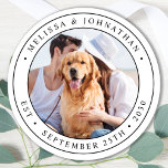 Sticker Rond Mariage photo personnalisé<br><div class="desc">Ajoutez la touche finale à votre mariage avec ces stickers photo personnalisés. Parfait pour étiquette vos faveurs de mariage à tous vos invités, et pour des autocollants d'enveloppe pour envoyer des cartes de remerciement. Customisez ces autocollants photo avec votre photo de couple préférée, votre photo de chien d'honneur, ou votre...</div>