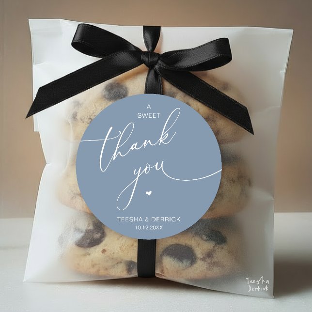 Sticker Rond Mariage Romantique Un Merci Doux Cookies (Romantic Wedding A Sweet Thank You Cookies Classic Round Sticker in dusty blue)