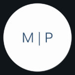 Sticker Rond Mariage simple de Monogramme bleu marine moderne<br><div class="desc">Un autocollant mariage simple et moderne avec votre monogramme dans une police bleu marine sans serif sur un arrière - plan blanc. La police et les couleurs arrière - plans peuvent être changées en n'importe quelle couleur. Un design sobre et minimaliste qui reste élégant et élégant. Utilisez ces autocollants pour...</div>