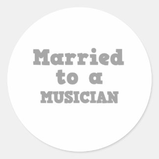 STICKER ROND MARIÉ À UN MUSICIEN