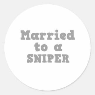 STICKER ROND MARIÉ À UN SNIPER