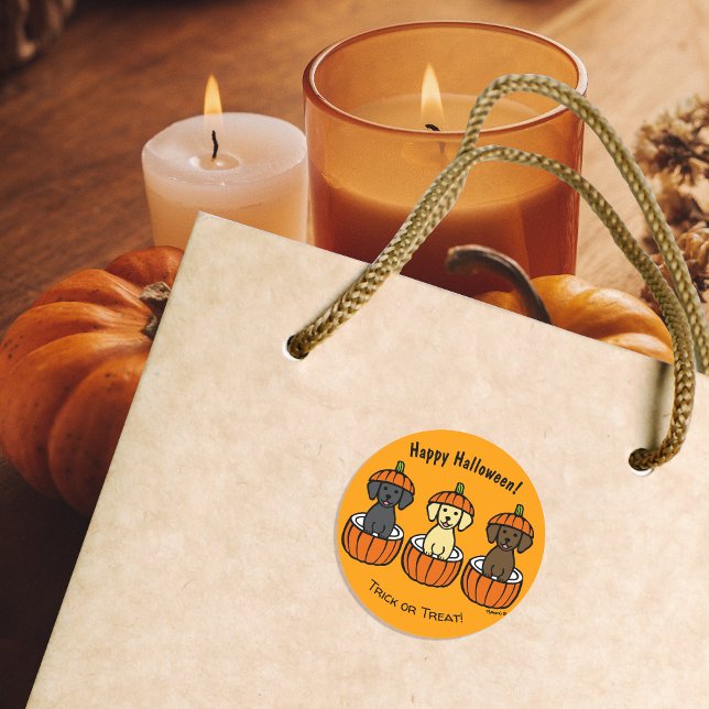 Sticker Rond Marionnettes et Citrouilles du Labrador d'Hallowee (Happy Halloween Labrador Puppies and Pumpkins Stickers for Labrador Owners.  Cute Cartoon Design.)