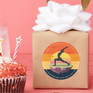 Sticker Rond Méditation de l'instructeur de yoga Pose Sun Flyin