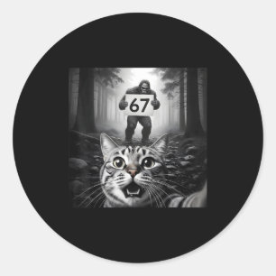 Sticker Rond Même de chat drôle avec Bigfoot 67 Six Sept Moi