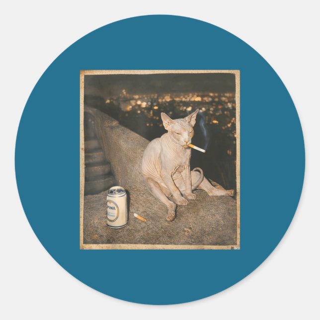 Sticker Rond Mème de chat Sphynx qui fume Drôle (Devant)