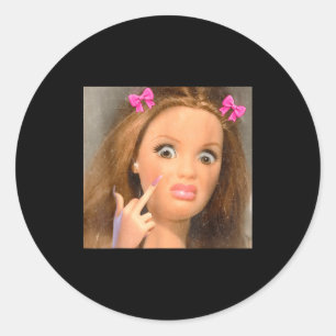 Sticker Rond Mème de visage de poupée dégoûtant drôle