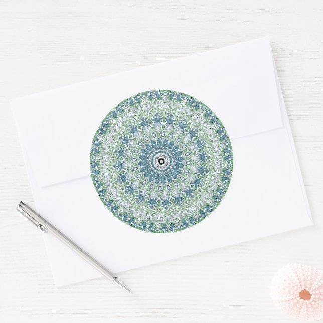 Sticker Rond Mer Vert et Bleu Côte Motif Mandala (Enveloppe)
