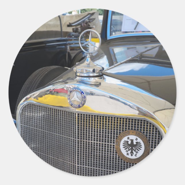 Sticker Rond Mercedes-Benz 260D. Première voiture diesel au mon (Devant)