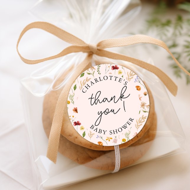 Sticker Rond Merci de Baby shower de petite fille Fleur sauvage (Little Wildflower Girl Baby Shower Thank You Classic Round Sticker)