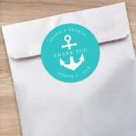 Sticker Rond Merci de l'Ancre de couleur Arrière - plan modifia<br><div class="desc">Cet autocollant de remerciement du mariage nautique comporte une ancre en blanc contre une couleur arrière - plan modifiable ; pour la changer du turquoise à la couleur de votre choix, cliquez sur le bouton personnaliser. Consultez d'autres articles mariages correspondants https://www.zazzle.com/collections/editable_color_nautical_anchor_wedding_3-119105450401013879?rf=238364477188679314&tc=rc . Personnalisez-le en remplaçant le texte de l'espace réservé....</div>