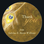 Sticker Rond Merci de Mariage Brown Peacock de l'automne<br><div class="desc">Belles plumes de paon doré et arrière - plan rustique dans des tons bruns chauds conçus sur des stickers de Merci de mariage personnalisés. Beau stickers à privilégier idéal pour un paon thème mariage ou douche nuptiale. (Vous pouvez trouver les essentiels et les faveurs mariages correspondants dans ce magasin, le...</div>