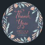 Sticker Rond Merci de Mariage floral Bluish Chalkboard<br><div class="desc">Cet autocollant rond de Merci présente une belle florale contre un arrière - plan de tableau rouge avec le mot "Merci" dans la police de script moderne. Utilisez-le pour sceller vos cadeaux de mariage ou pour la décoration. Consultez le Faire-part de mariage et les autres éléments mariages correspondants de ma...</div>