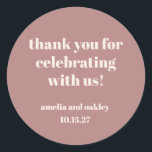 Sticker Rond Merci de mariage personnalisé Gras Dusty Rose Retr<br><div class="desc">Ajoutez une touche de charme à votre célébration avec ces autocollants de remerciement rose poussiéreux personnalisés. Dotés d'une police serif d'inspiration rétro et d'une disposition élégante, ces autocollants sont parfaits pour sceller des enveloppes, décorer des sacs de faveur ou personnaliser la décoration des fêtes. La teinte rose chaude et poussiéreuse...</div>