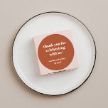 Sticker Rond Merci de mariage personnalisé Gras Rust Fall Retro<br><div class="desc">Gras Minimaliste Rust Fall Rétro Simple Personnalisé Merci Classic Rond Sticker</div>
