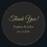 Sticker Rond Merci de Mariage romantique noir et or<br><div class="desc">Forme : Stickers ronds classiques Créez des autocollants personnalisés pour chaque occasion ! Pour décorer vos courriers, les travaux pratiques de vos enfants et bien plus encore. Ajoutez vos propres designs, textes et photos ! Dimensions : Disponible en 2 tailles : Grande : 3" de diamètre, 6 autocollants par feuille Petite...</div>