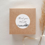 Sticker Rond Merci de Pittsburgh Favor 3" (feuille de 6)<br><div class="desc">La collection Skyline est un étonnant assortiment de skylines méticuleusement esquissés qui capturent l'essence des paysages urbains emblématiques. Parfait pour les mariages métropolitains ou les mariages de destination,  cette collection incarne le charme intemporel des paysages urbains et apporte une touche élégante à votre journée spéciale.</div>