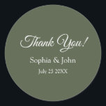 Sticker Rond Merci Mariage Olive Green moderne<br><div class="desc">Forme : Stickers ronds classiques Créez des autocollants personnalisés pour chaque occasion ! Pour décorer vos courriers, les travaux pratiques de vos enfants et bien plus encore. Ajoutez vos propres designs, textes et photos ! Dimensions : Disponible en 2 tailles : Grande : 3" de diamètre, 6 autocollants par feuille Petite...</div>