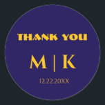 Sticker Rond Merci Monogrammes Mariage or jaune bleu<br><div class="desc">Imprimé avec des initiales monographiques (que vous pouvez modifier,  modifier et personnaliser) dans des couleurs bleu doré personnalisées avec message de remerciement personnalisé!</div>