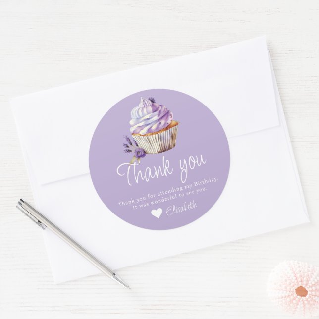 Sticker Rond Merci violet muffin Anniversaire personnalisé (Enveloppe)
