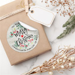 Sticker Rond Merry Christmas Holly Wreath Return Adresse Étique<br><div class="desc">Joyeux Noël Calligraphie Typographie Script avec Holly Floral Wreath Retourner Adresse Étiquettes Modèles. Aquarelle rouge et verte Berry botanique de Noël et Pins. Joyeux voeux de Noël Joyeux Noël brillant Collections de voeux de Noël de la saison des Fêtes.</div>