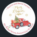 Sticker Rond Merry Christmas Truck Circulaire Adresse de retour<br><div class="desc">Élégante typographie de Noël Joyeux Or,  flocons d'or,  camion de Noël aquarelle avec cadeaux,  sur un arrière - plan blanc. Utilisez l'outil Personnaliser pour ajouter vos informations. Pour plus d'articles correspondants,  veuillez visiter ma collection Dreamy Christmas.</div>