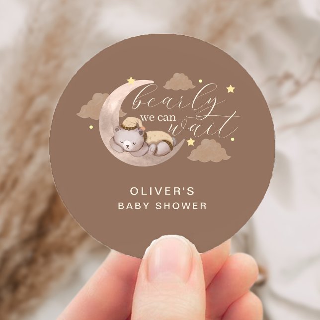 Sticker Rond Mignonne Brown Lune d'attente étoile Sleepy Ours (Cute Brown Bearly Wait Moon Star Sleepy Bear Classic Round Sticker)