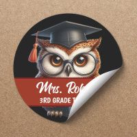 Mignonne OWL dans les lunettes Enseignant de Tuteu