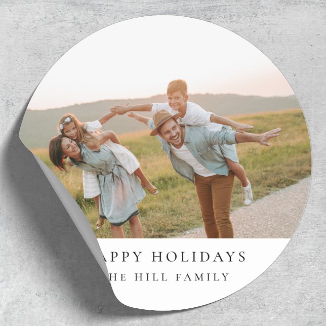 Sticker Rond Minimal Élégant Simple | Photo de famille de Noël (Happy holidays festival label design with your family photograph)