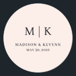 Sticker Rond Minimal et chic | MARIAGE<br><div class="desc">Ces élégantes plaques de mariage moderne ou de douche nuptiale en papier présentent un design de texte simple en noir et blanc qui dégage un style minimaliste. Ajoutez vos initiales ou votre monogramme pour les rendre complètement vôtres.</div>
