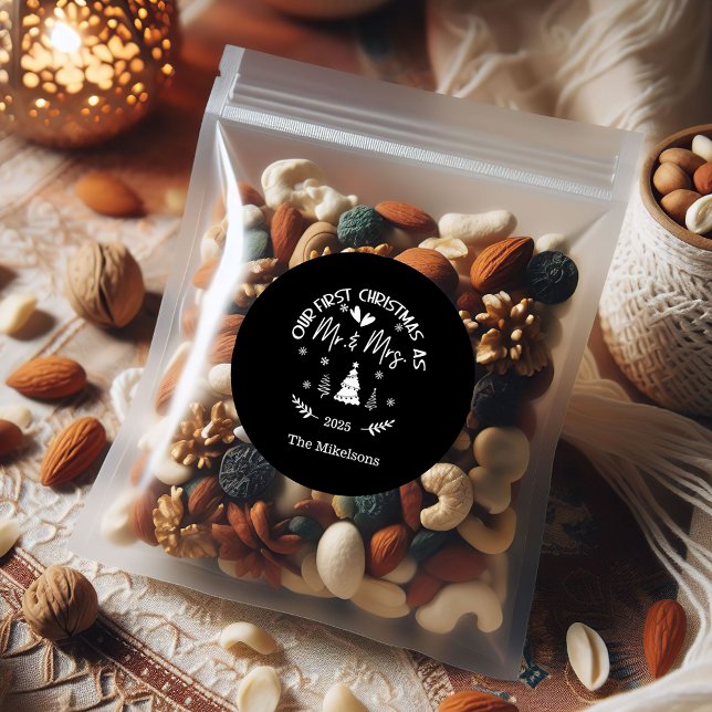 Sticker Rond Minimalist First Christmas as Mr. & Mrs (Créateur téléchargé)