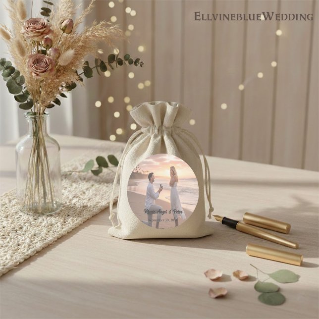 Sticker Rond Minimalist Typography Wedding Photo Round (Créateur téléchargé)