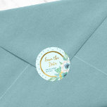 Sticker Rond Mint Polka Dot Faux Gold Floral Enregistrer la dat<br><div class="desc">Cet autocollant élégant Save the Date ronde comporte une bordure en faux or, un motif à pois de menthe et une belle aquarelle florale. Utilisez-le pour sceller vos enveloppes Save the Date, sacs de faveur ou pour la décoration. Consultez d'autres articles correspondants dans mon Mariage / invitation nuptiale dans mon...</div>