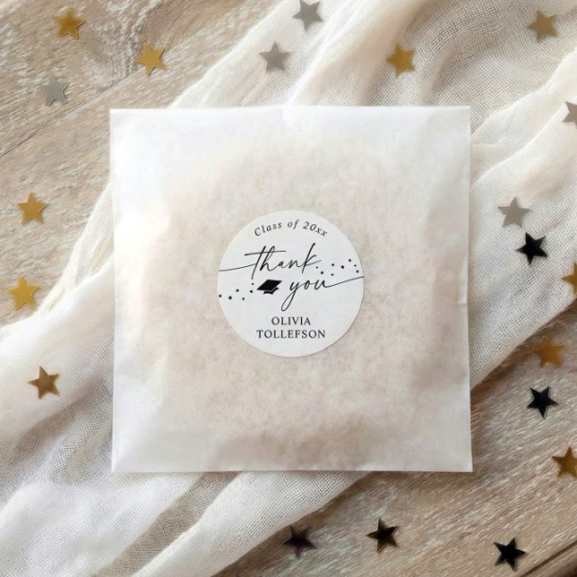 Sticker Rond Modern Handwriting 2026 Graduation Thank You Favor (Modern simple graduation thank you stickers for favors and thank you card envelopes.)