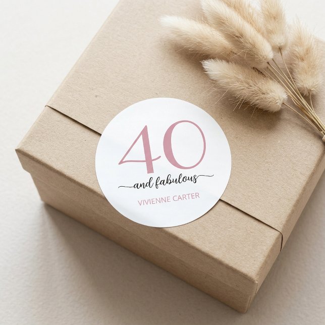 Sticker Rond Moderne 40 ans et Incroyable Fête d'anniversaire 4 (Modern 40 and Fabulous Bold 40th Birthday Party Classic Round Sticker)