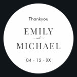 Sticker Rond Moderne minimaliste Mariage noir et blanc<br><div class="desc">Noir et blanc minimaliste moderne pour mariage favoriser collant emballage. Personnalisez tout le texte et les couleurs dans ce design de mariage simple et moderne.</div>