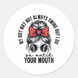 Sticker Rond Mon Garçon Ne Chante Peut-Être Pas Toujours, Mais