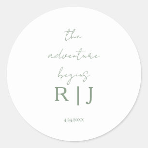 Sticker Rond Monogramme Citation Vert Sauge L'Aventure Commence