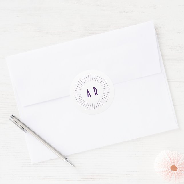 Sticker Rond Monogramme de couple pourpre en cercle de lignes (Enveloppe)