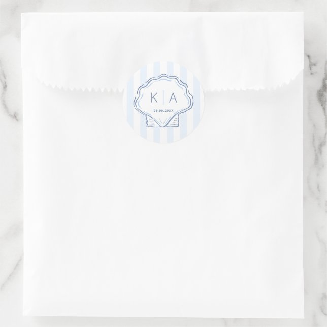 Sticker Rond Monogramme de mariage côtier à coquille dessinée à (Sac)