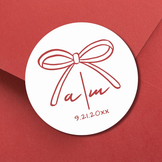 Sticker Rond Monogramme Dessiné à la Main Nœud Rouge Mariage (Hand Drawn Monogram Red Bow Wedding Classic Round Sticker)