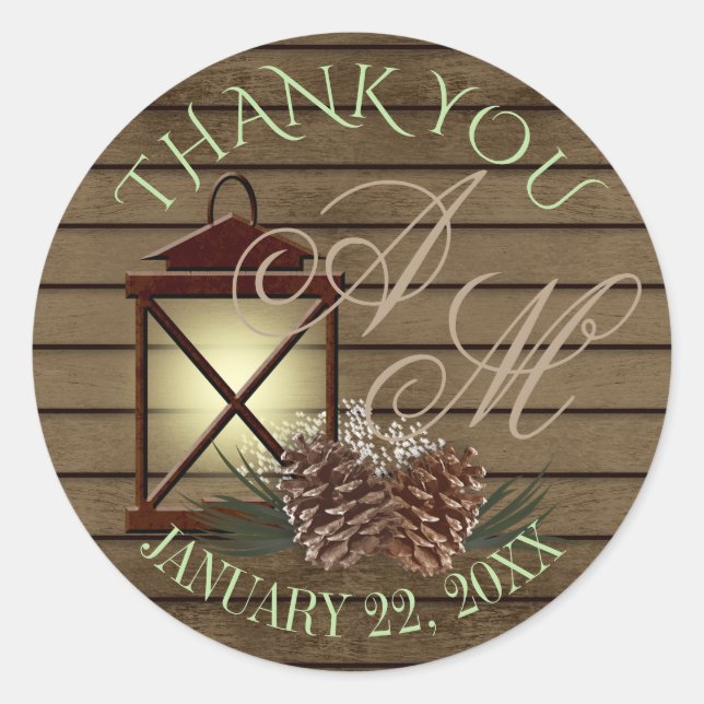 Sticker Rond Monogramme d'hiver rustique de lanterne et de pin (Devant)