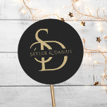 Sticker Rond Monogramme Mariage Simple Personnalisé Avec Nom<br><div class="desc">Élevez vos détails mariages avec le Monogramme Mariage Simple Personnalisé Avec le Sticker Rond Classic Nom. Ces autocollants de nom monogramme de mariage personnalisés sont conçus pour ajouter une touche personnalisée et élégante à votre journée spéciale. Avec ses initiales en noir et or, ces autocollants ronds sont parfaits pour sceller...</div>