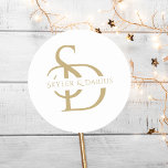 Sticker Rond Monogramme Mariage Simple Personnalisé Avec Nom<br><div class="desc">Ajoutez une touche personnalisée à vos détails de mariage avec le Monogramme Mariage Simple Personnalisé Avec le Sticker rond de Nom Classique. Dotés d’un monogramme personnalisé avec les initiales du marié et du marié, ces élégants autocollants sont parfaits pour sceller les enveloppes mariages, décorer les faveurs ou ajouter un accent...</div>