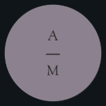Sticker Rond Monogramme minimaliste Mariage violet chic Dusty c<br><div class="desc">Monogramme minimaliste Tendance Chic Typographie Mariage Classic Round Sticker en Boho Dusty Purple</div>