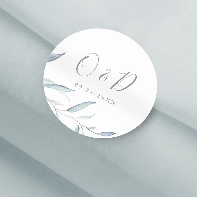 Sticker Rond Monographie de la végétation botanique minimale bl (Dusty blue minimal botanical greenery monogram classic round sticker)