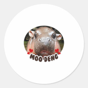 STICKER ROND MOO-DENG LE CÉLÈBRE BÉBÉ PIGMY HIPPO MOODENG - OFF